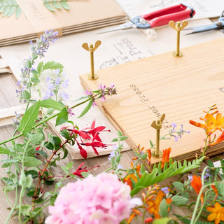Wood flower press